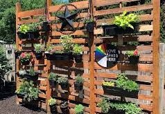 How to Create a Pallet Garden in Your Backyard
