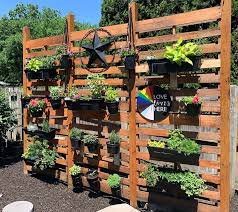 How to Create a Pallet Garden in Your Backyard