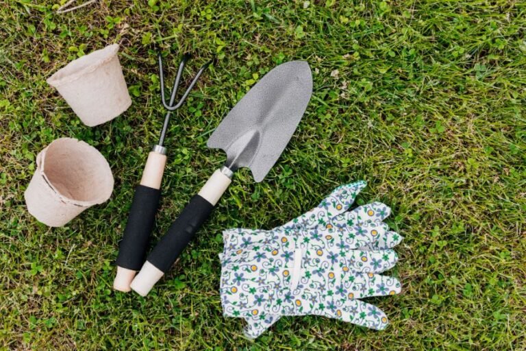Mini Gardening Tools: Maximizing Green Spaces with Precision and Ease